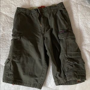 Green cargo shorts US Expedition